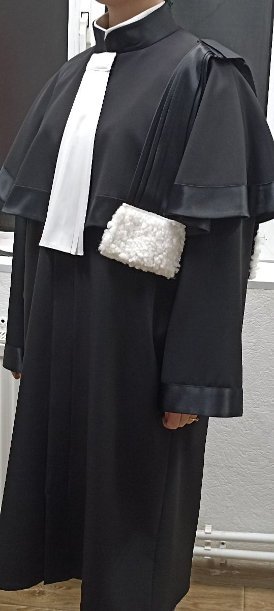Robe pentru avocați și stagiari, procurori, judecători la comandă! Мантий для адвокатов! foto 1