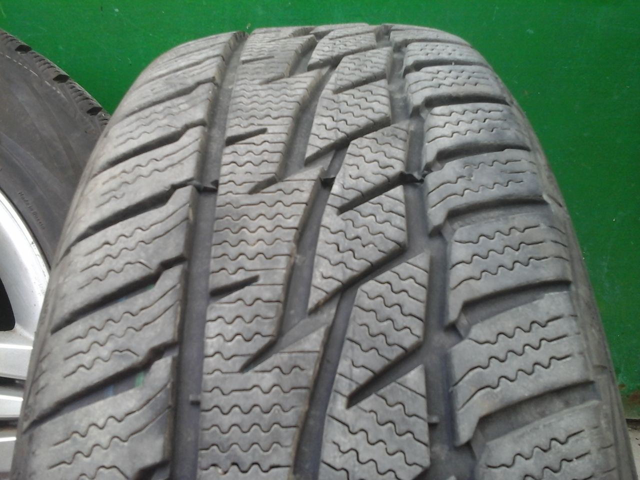 Шины зима 205/60 R16