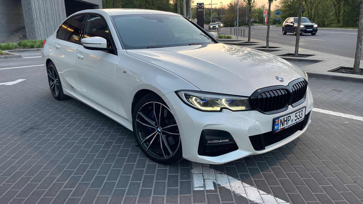 BMW 3 Series фото 0