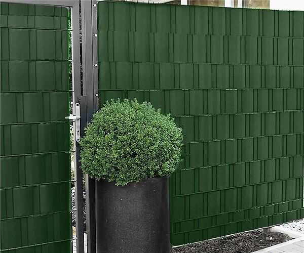 Bandă de plastic pentru gard. foto 10