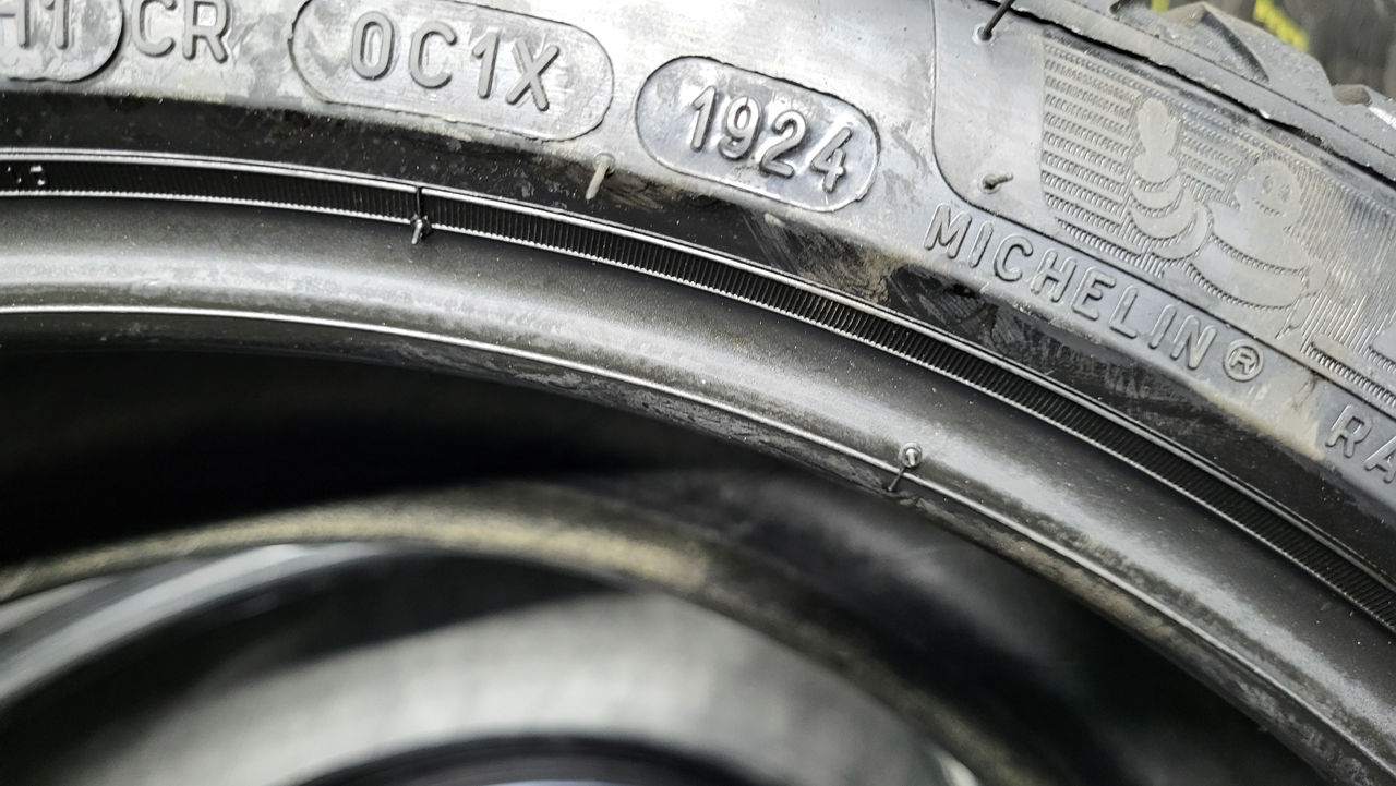 R18 225/40 Michelin foto 3