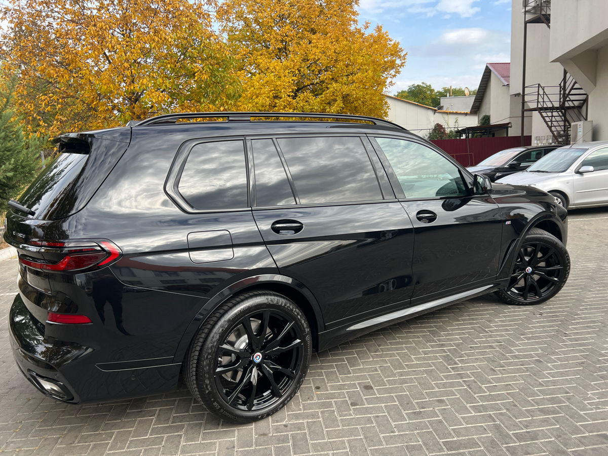 BMW X7 фото 6