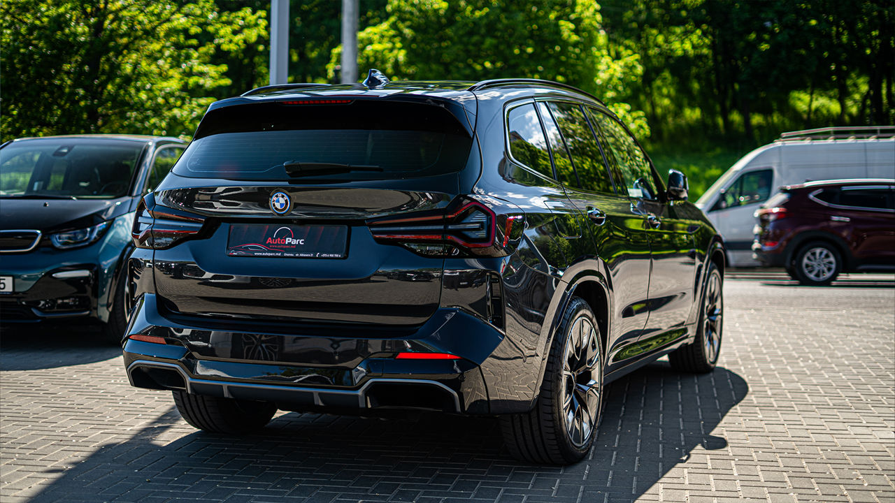 BMW iX3 фото 2