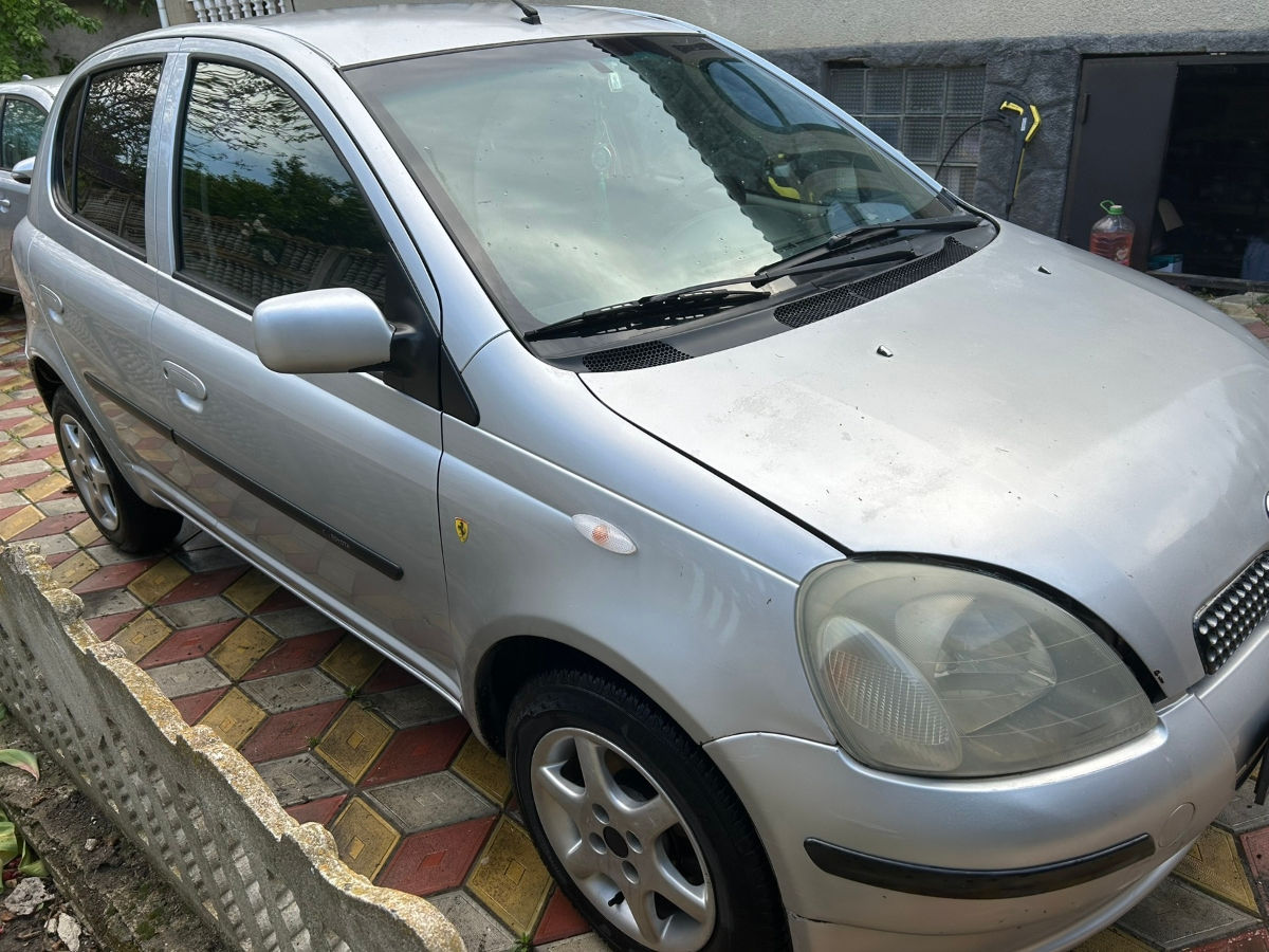 Toyota Yaris foto 8