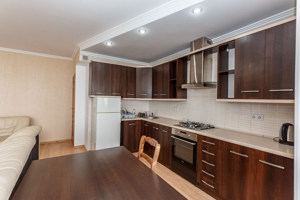 Apartament cu 4 camere, 132 m², Centru, Chișinău foto 5