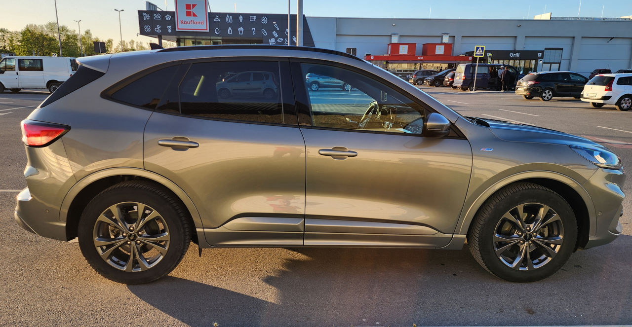 Ford Kuga foto 1