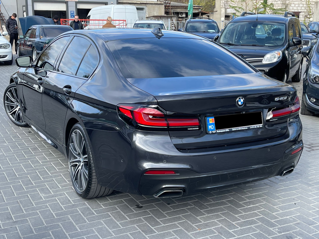 BMW 5 Series foto 4