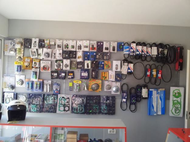 Piese  scutere moto ATV avem piese pentru toate scuterele Italiene Japoneze Chineze (preturi mici!) foto 3