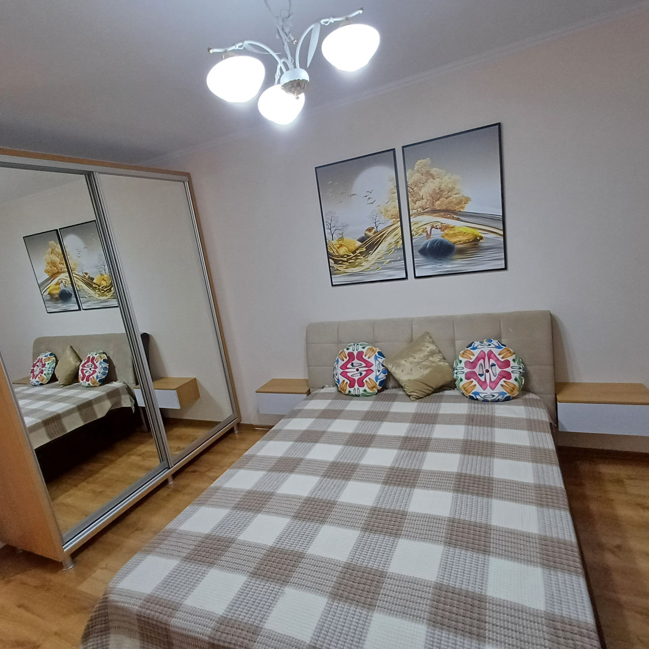 Apartament cu 2 camere, 81 m², Buiucani, Chișinău foto 0