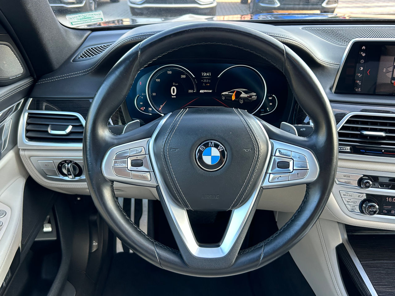 BMW 7 Series foto 10