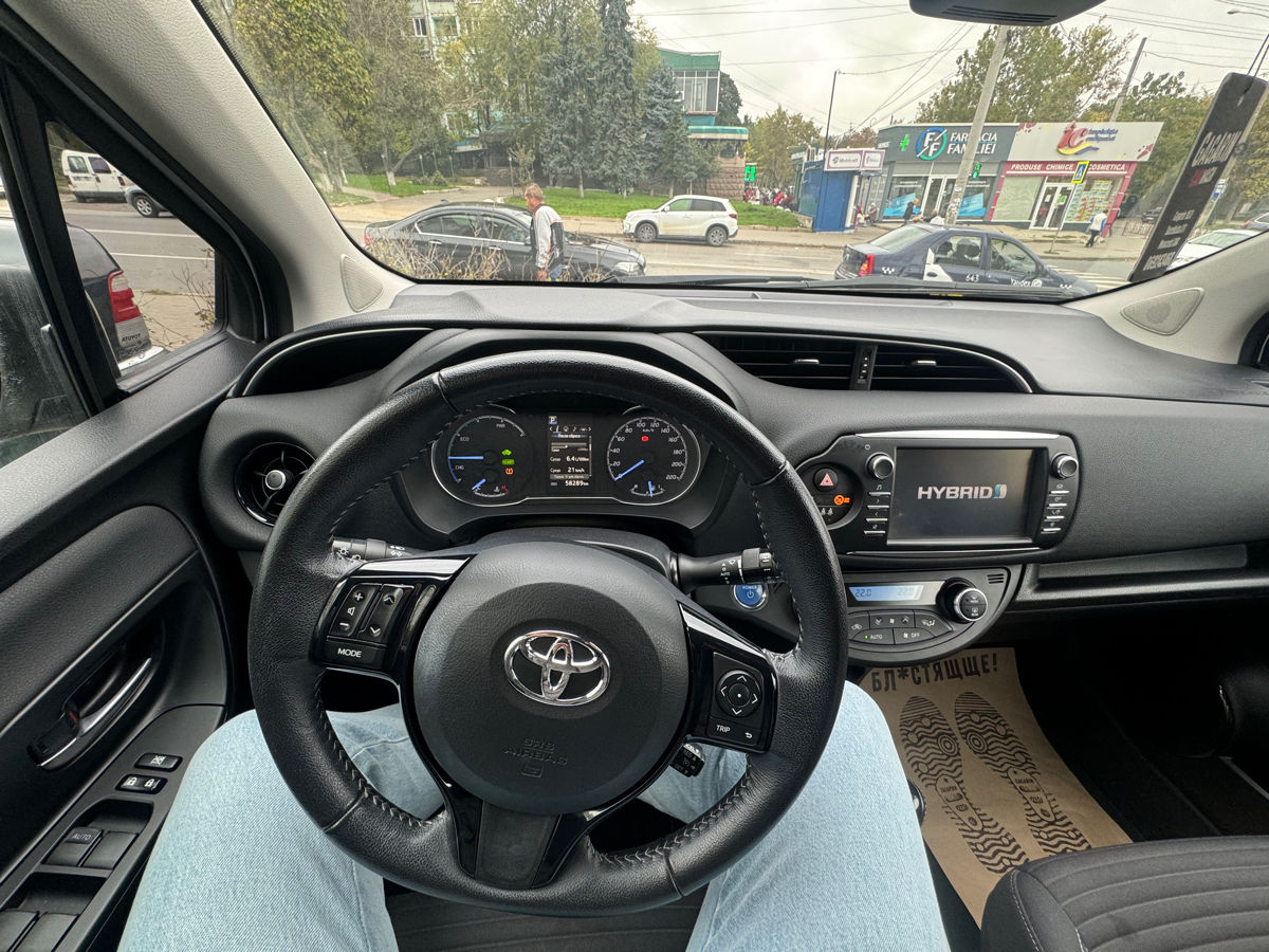 Toyota Yaris foto 9
