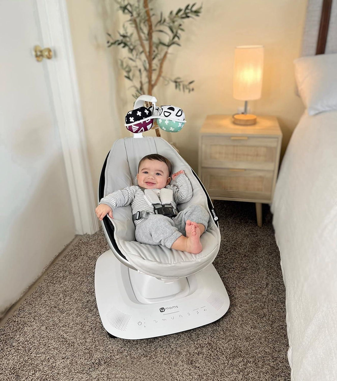 Электрическое кресло-качалка MamaRoo 4Moms 5.0 foto 9