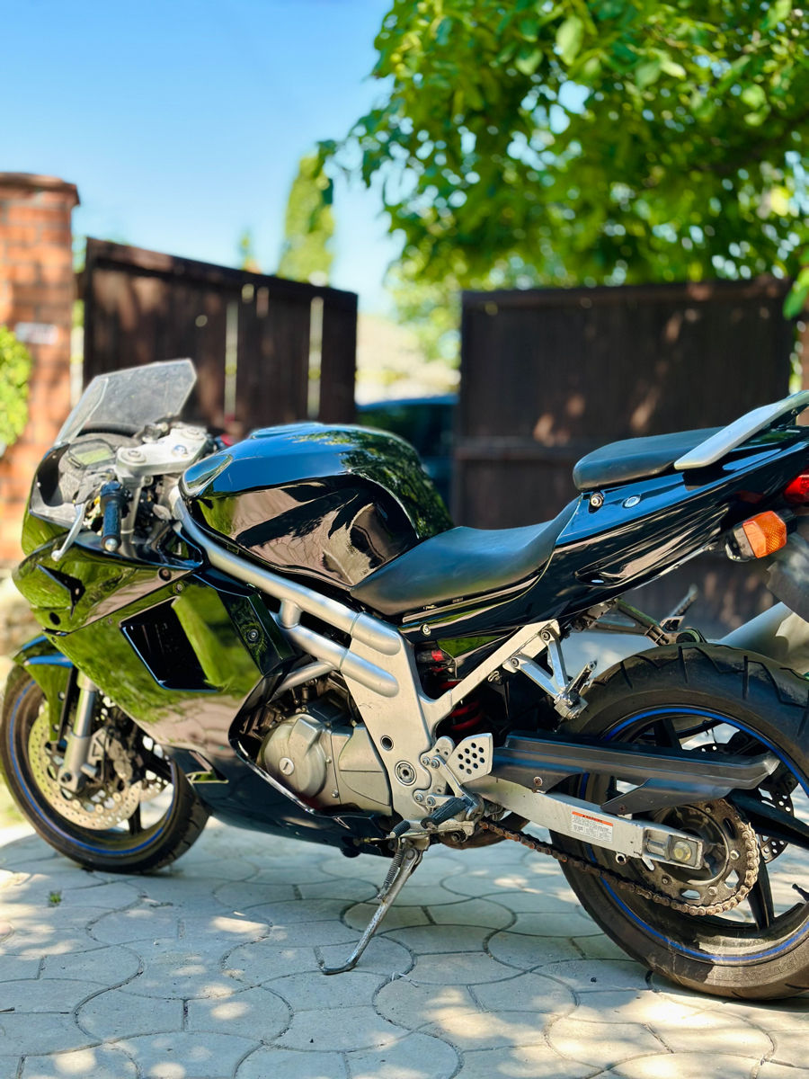 Hyosung GT 650 R foto 3