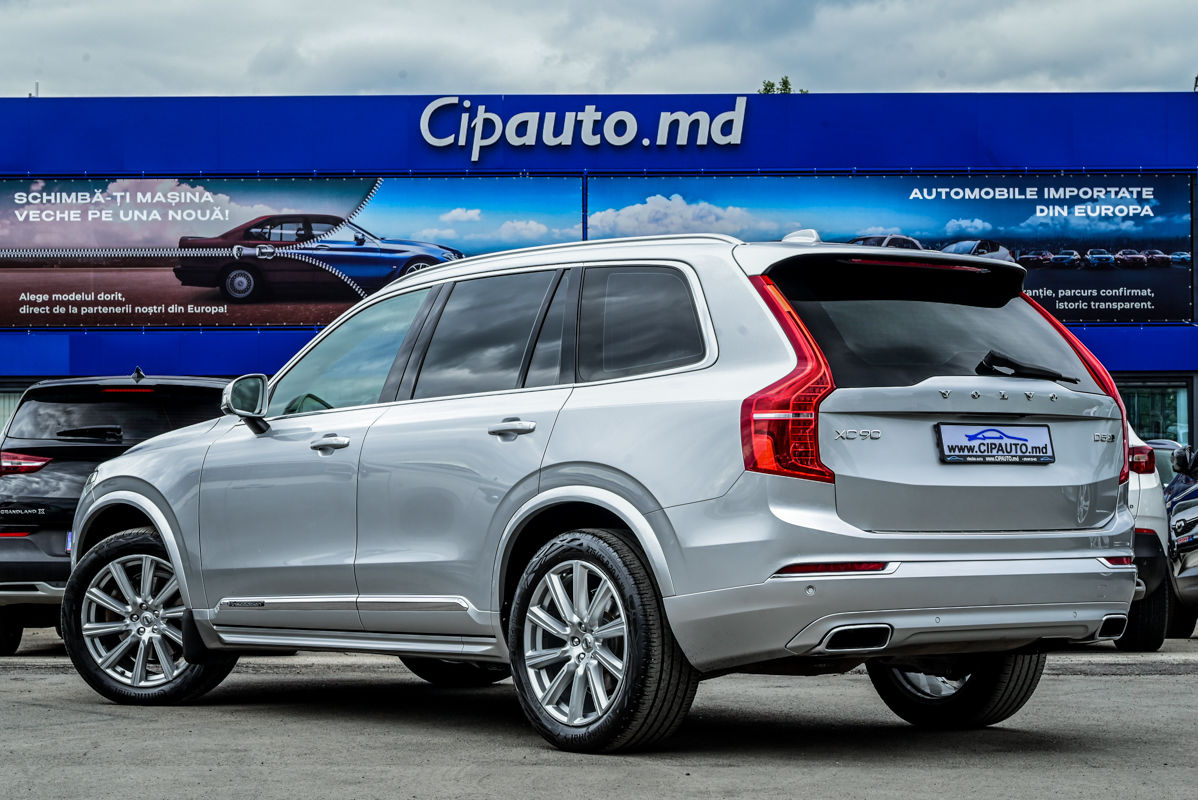 Volvo XC90 foto 1