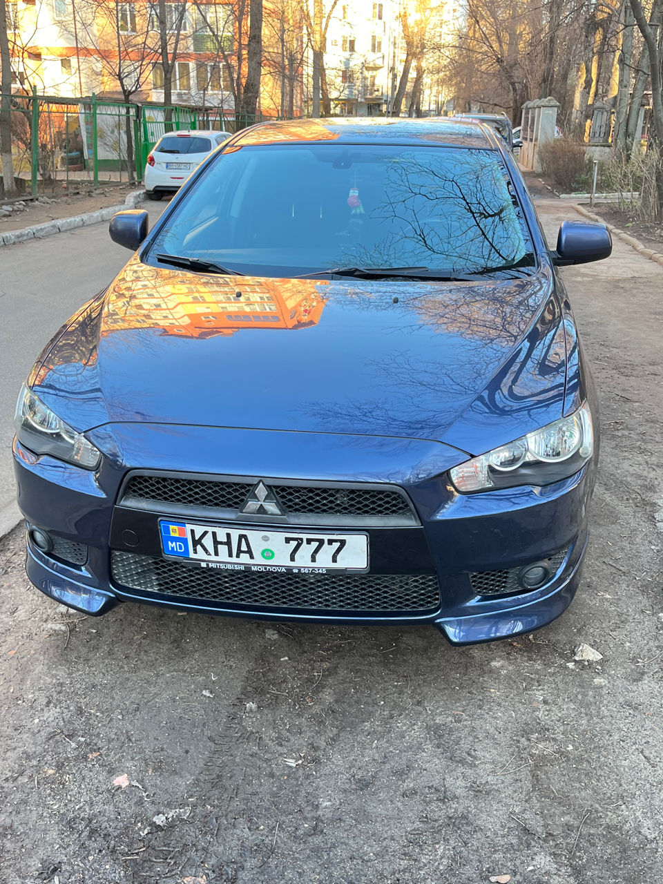 Mitsubishi Lancer foto 1