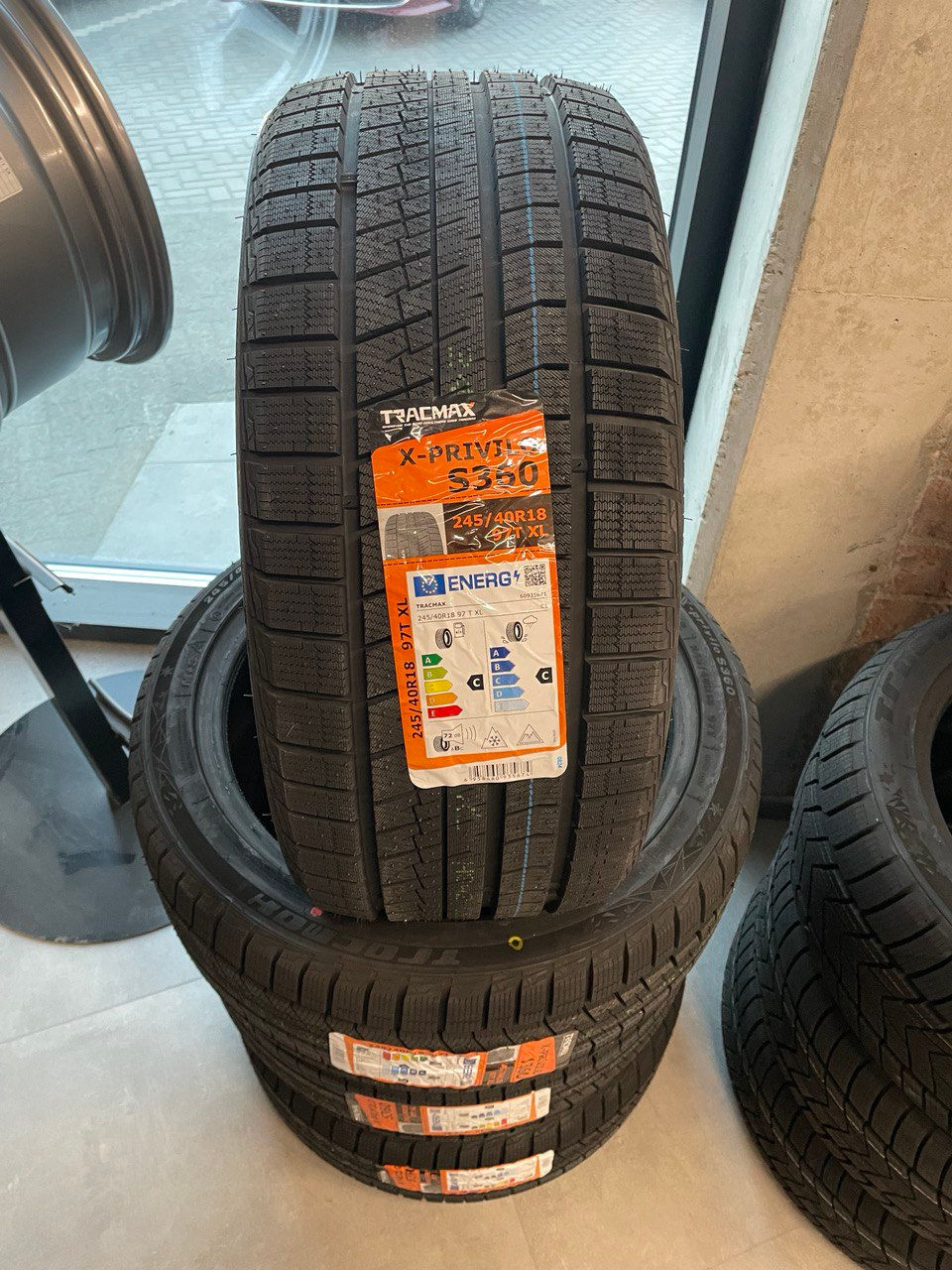 245/40 R18 anvelope de iarna Tracmax. Noi - 1500 lei foto 0