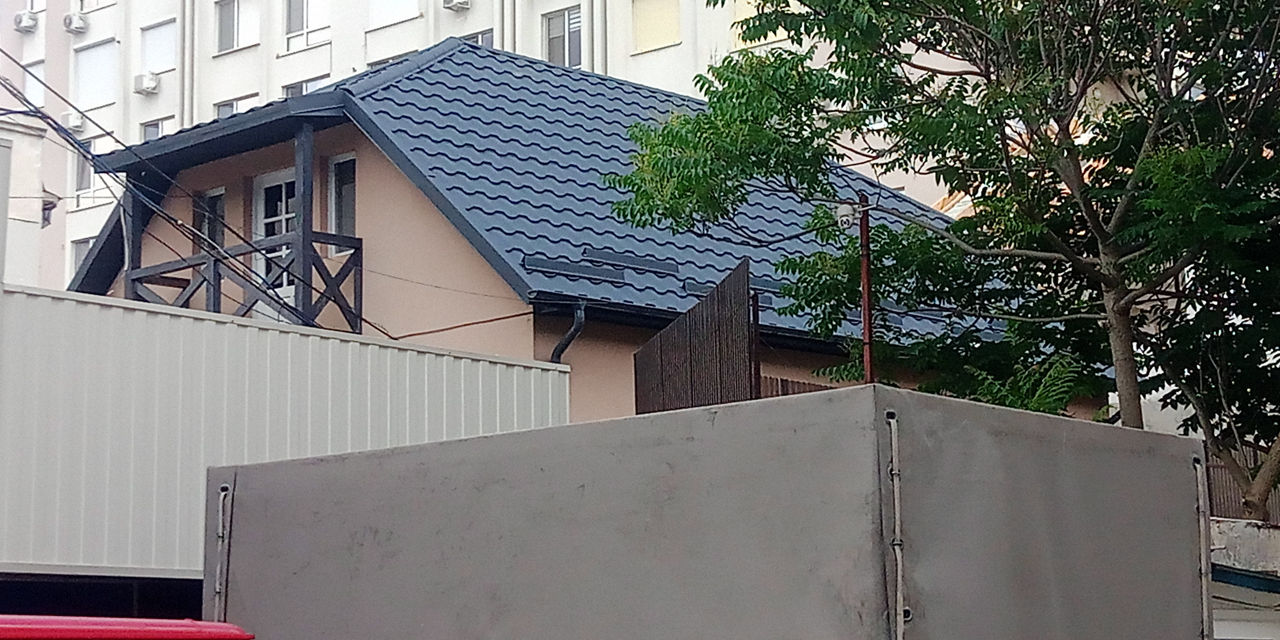 Înlocuirea acoperișului vechi cu unul nou.Reparatia acoperisului,  montajul ferestrelor de mansarda foto 3