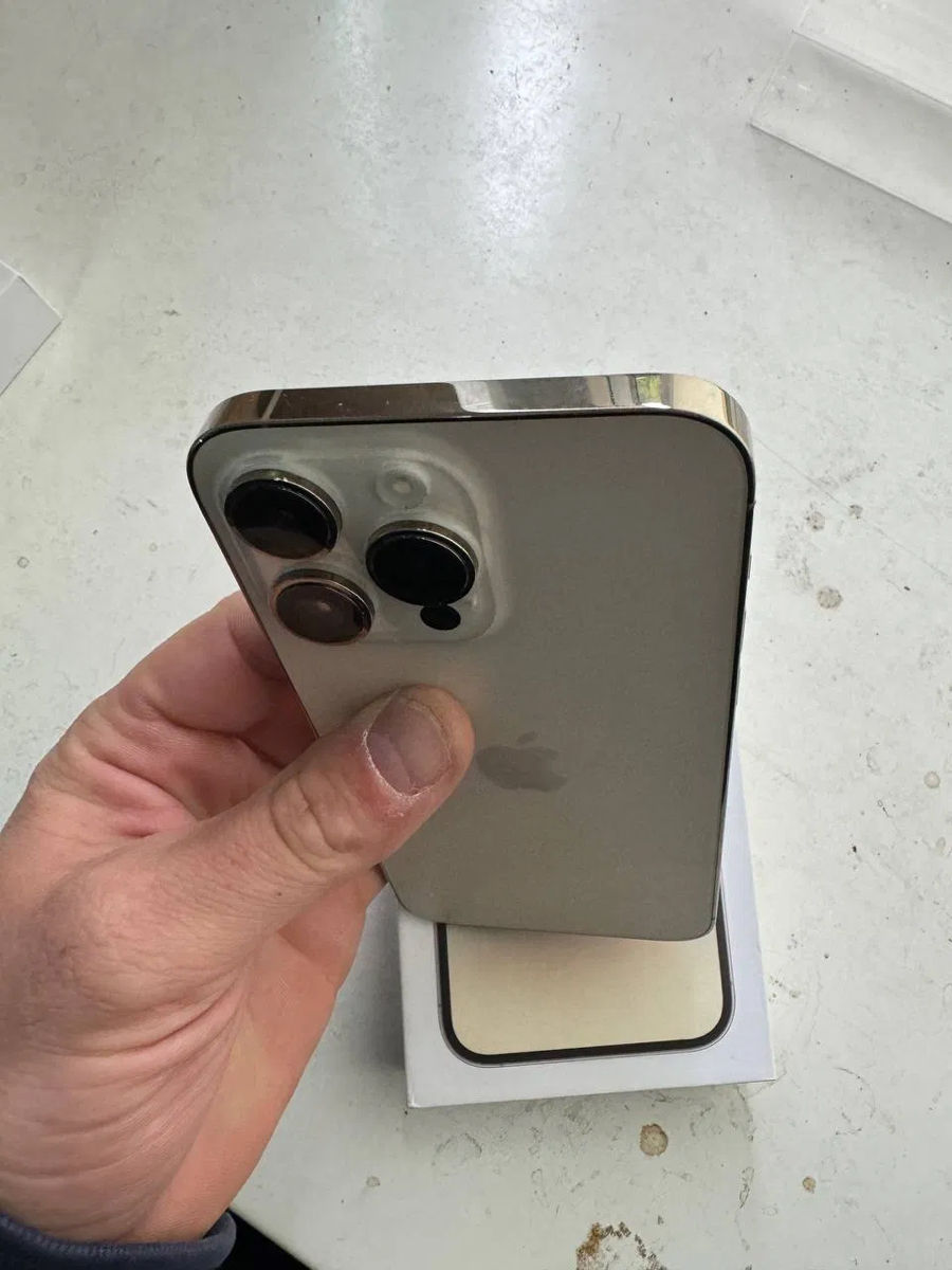 IPhone 14 Pro gold  foto 2