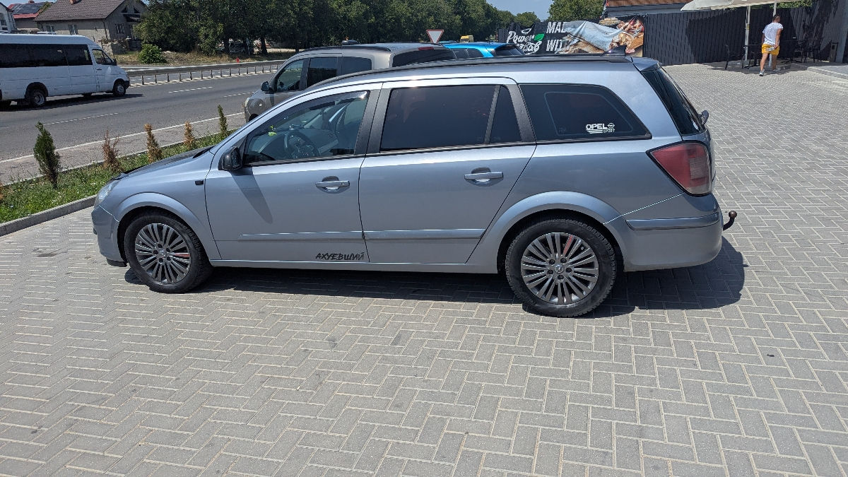 Opel Astra foto 1