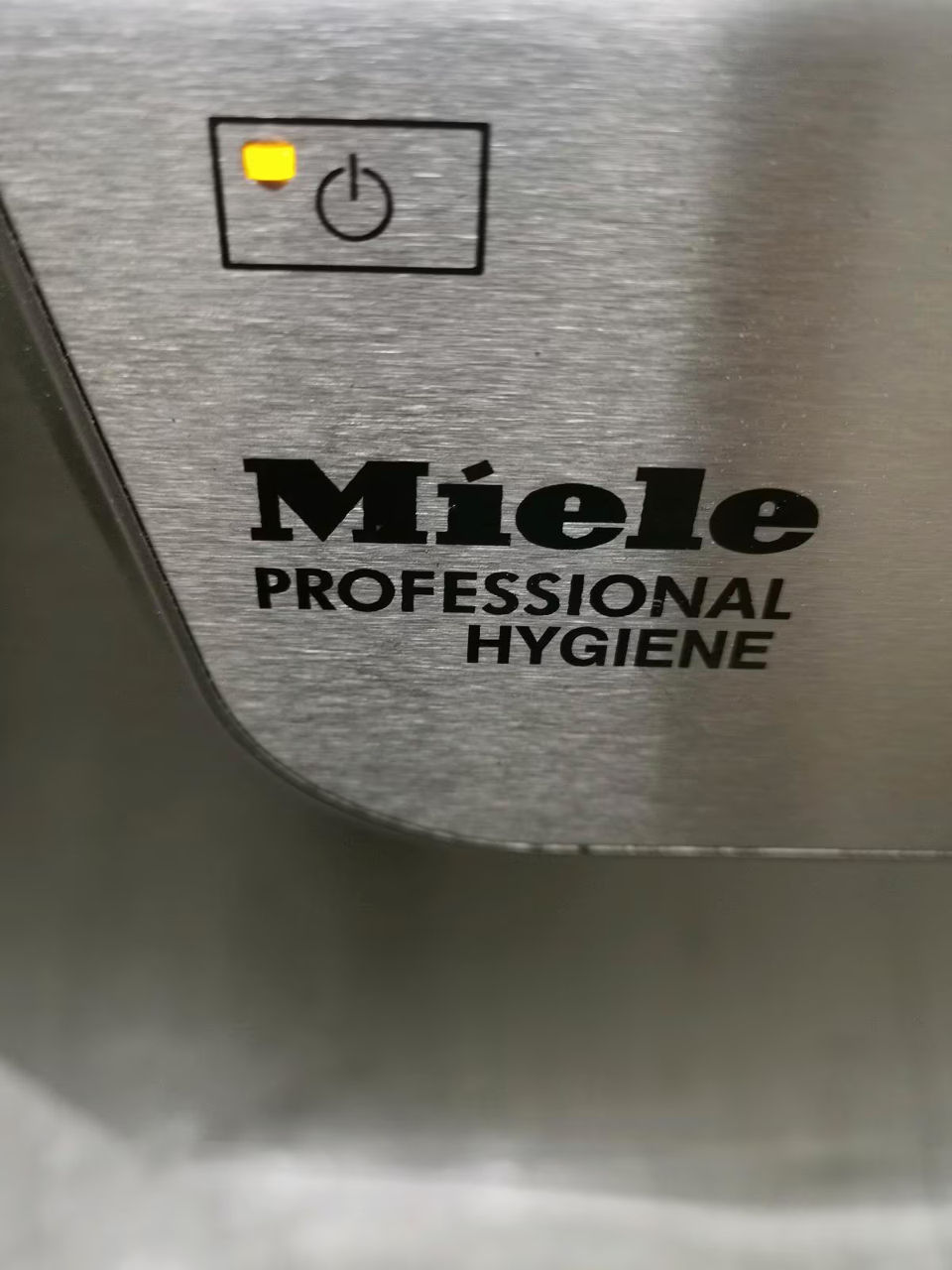 Профессиональная посудомоечная машина Miele фото 9
