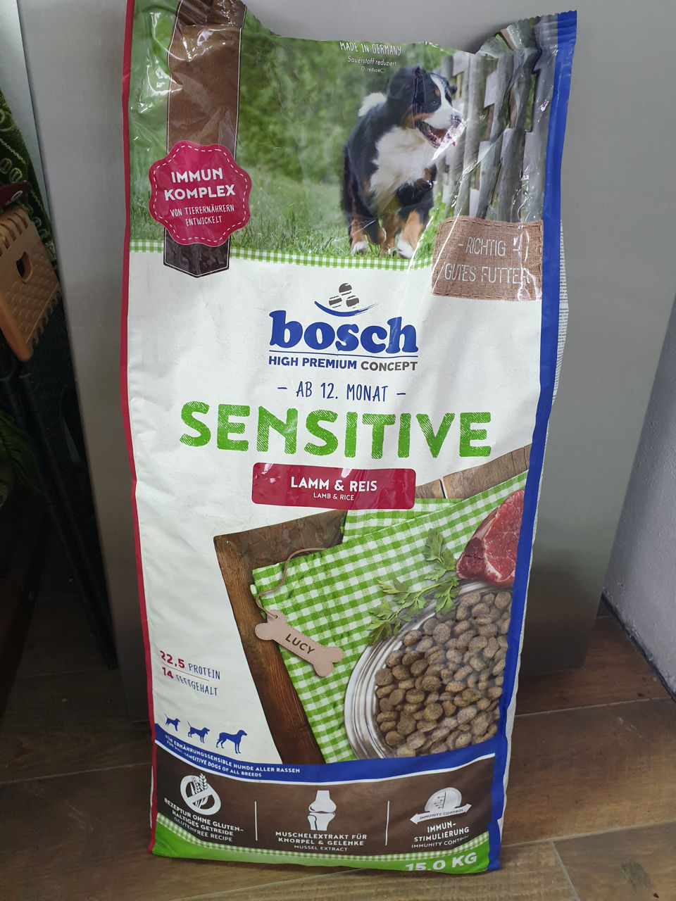 Корм премиум Bosh Sensitive Lamb&Rice ( ягнёнок и рис ).