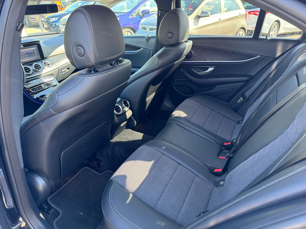 Mercedes E-Class foto 8