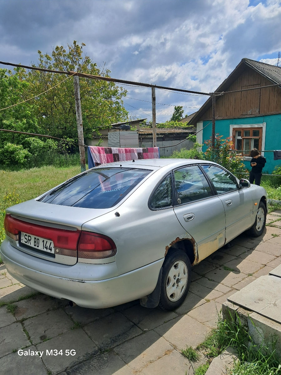Mazda 626 foto 2