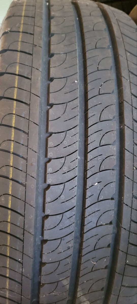 215 65 16C Goodyear Eficient Grip Cargo noi 2022 foto 0