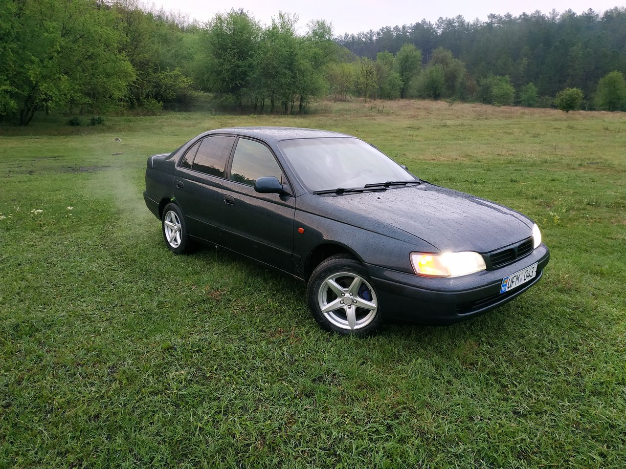 Toyota carina фото