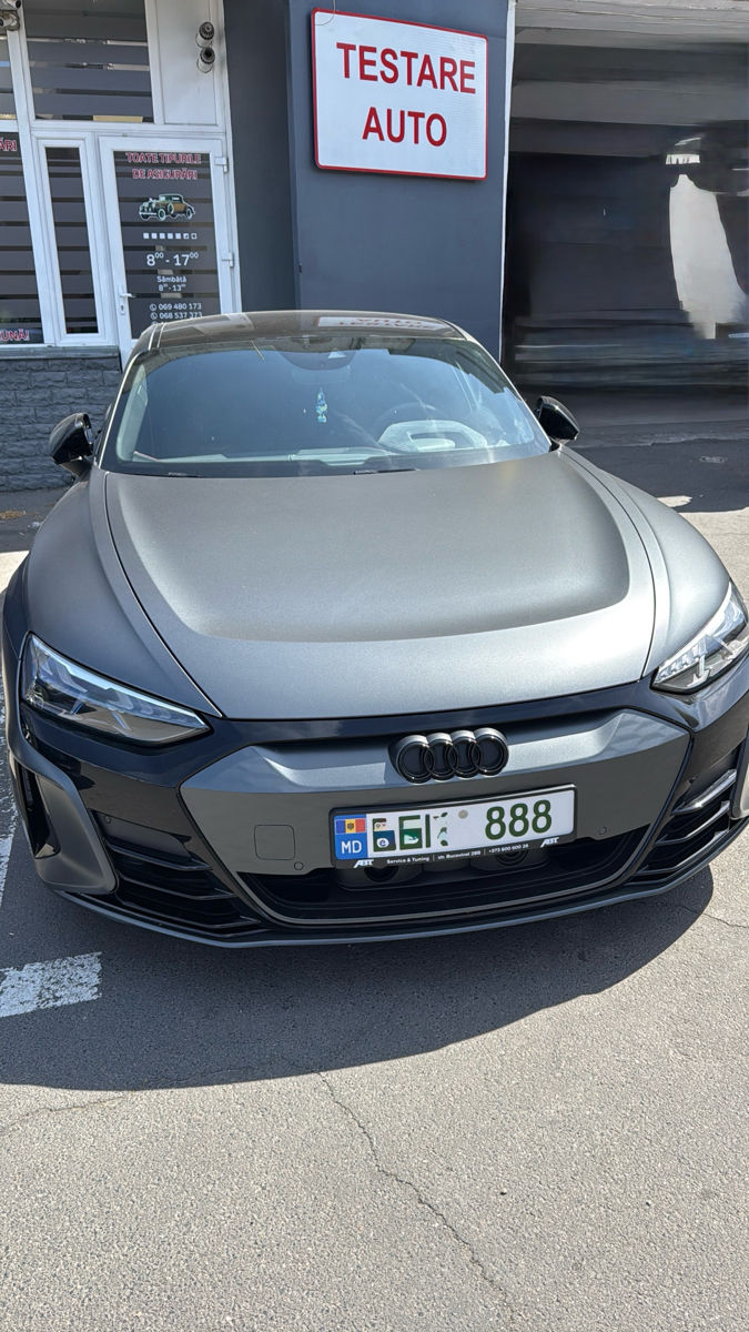 Audi E-tron GT фото 0