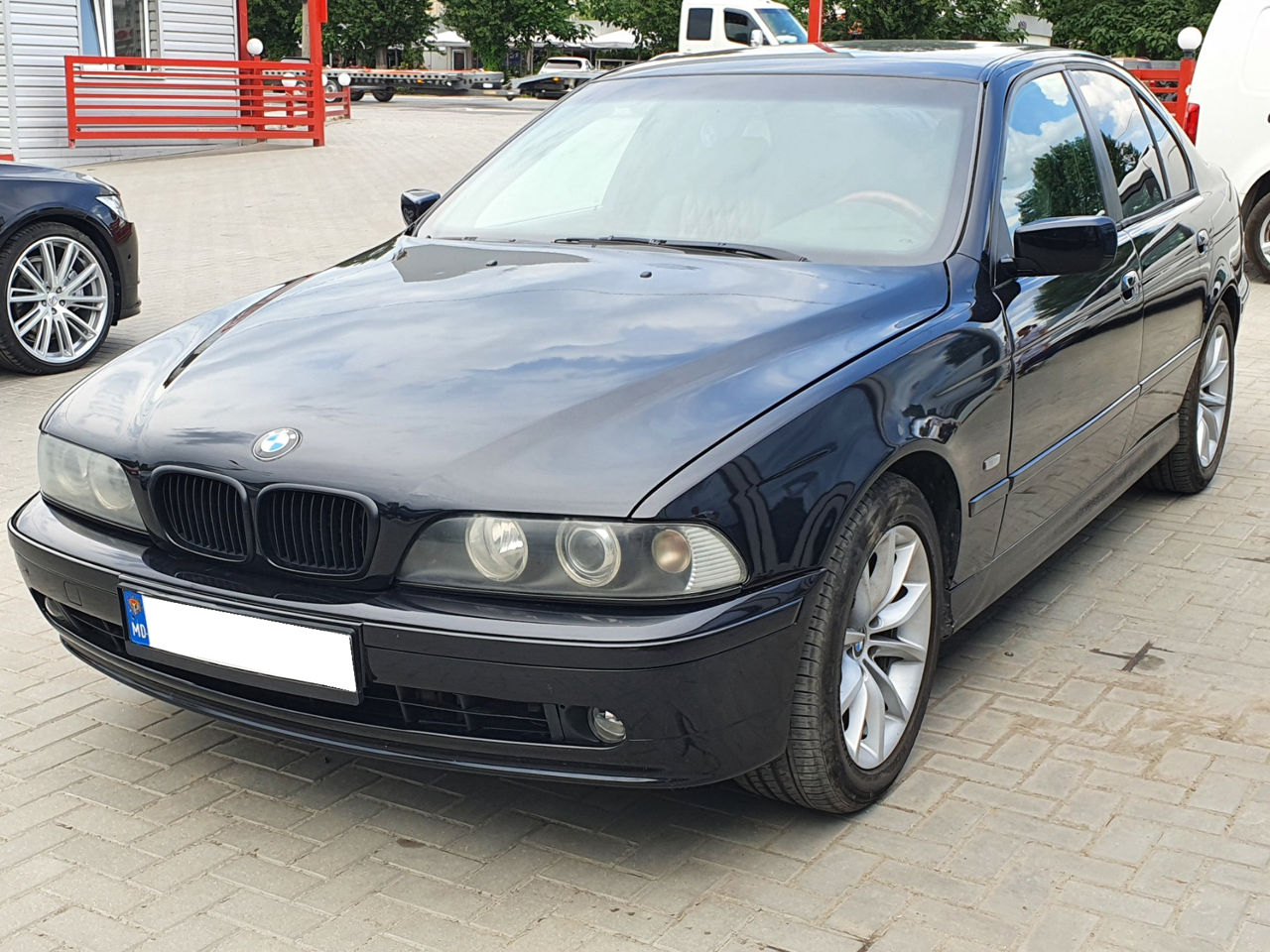 BMW 5 Series foto 0