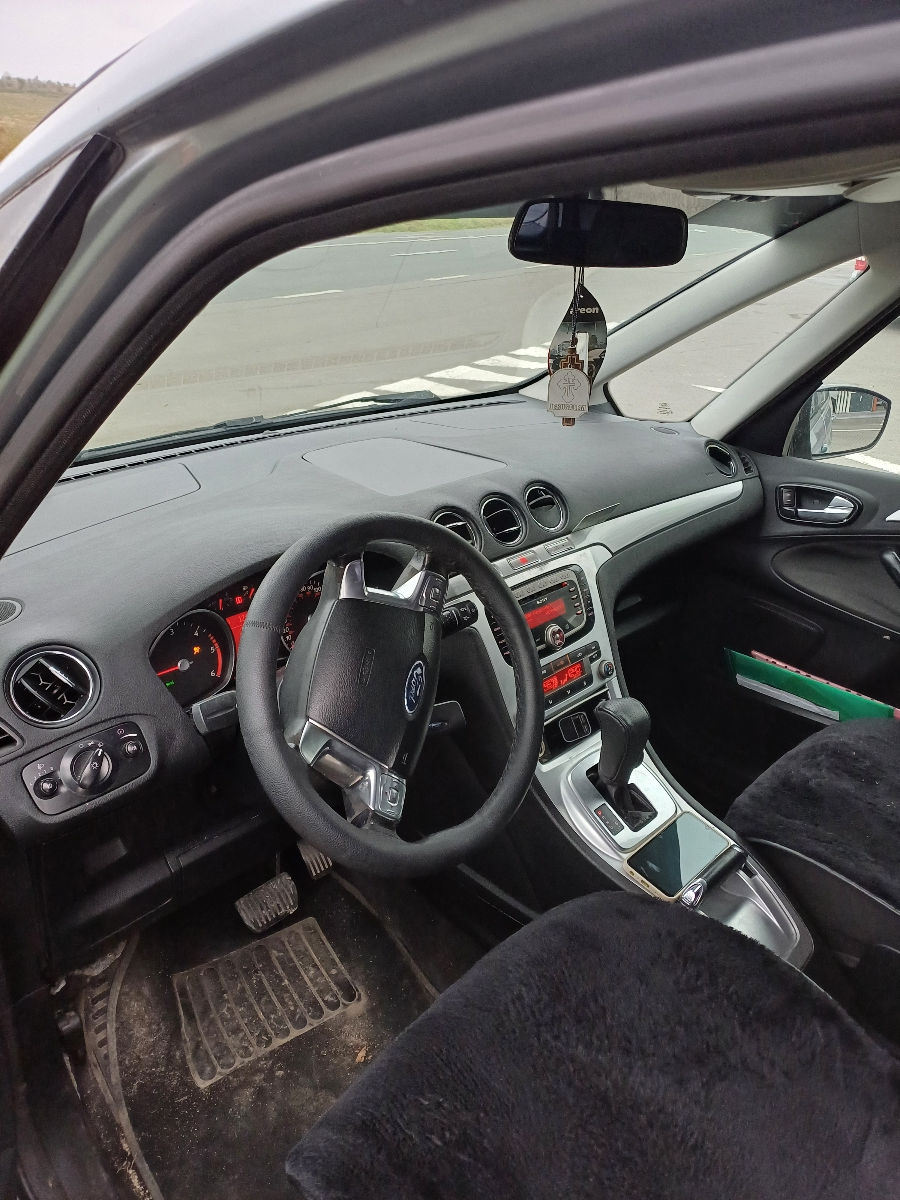 Ford Galaxy фото 4