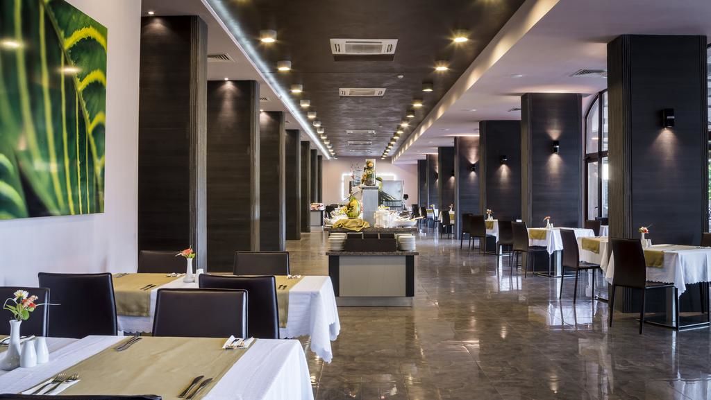 Dolce vita sunshine hotel4* , Golden sands. зонты и шезлонги на пляже!!! foto 7