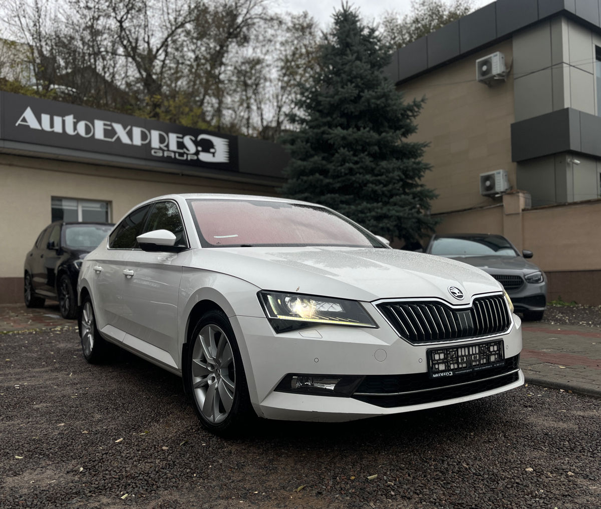 Skoda Superb foto 0