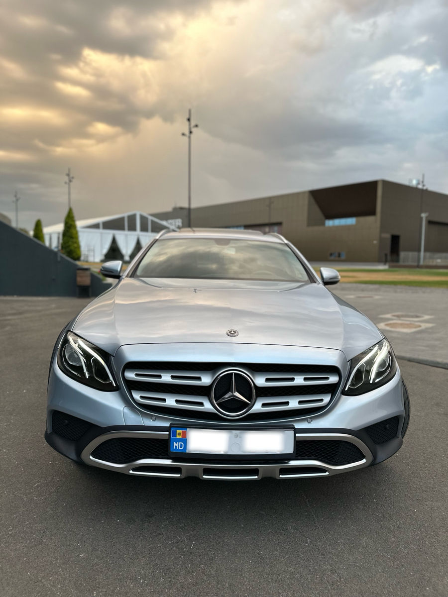 Mercedes E-Class foto 2