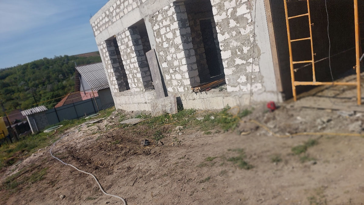 Construiesc case foto 0