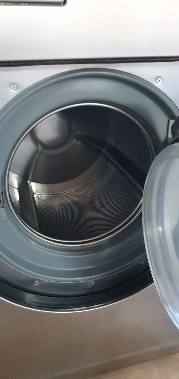 Профессиональная стиральная машина Miele фото 3