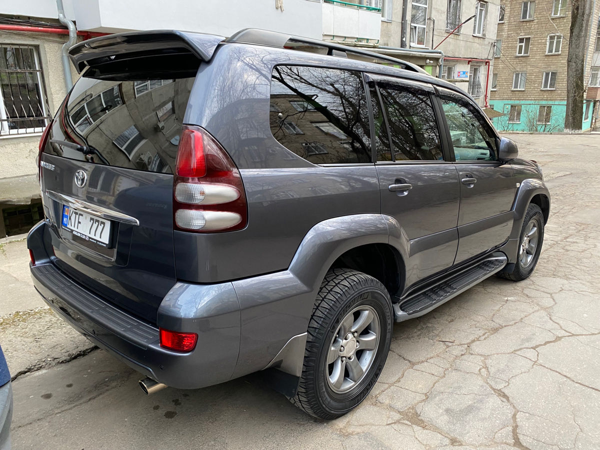 Toyota Land Cruiser Prado foto 3