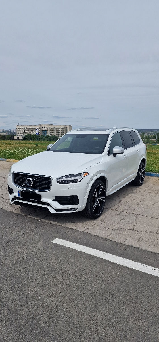 Volvo XC90 foto 1