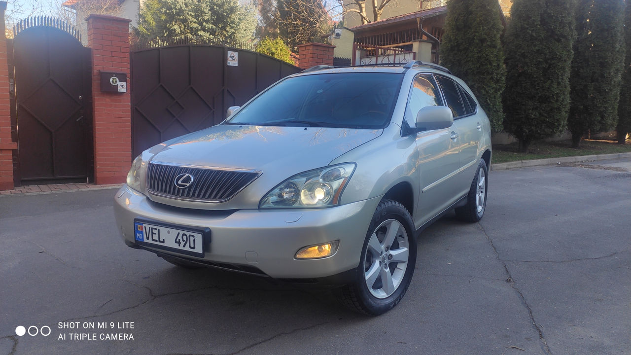 Lexus RX Series фото 1