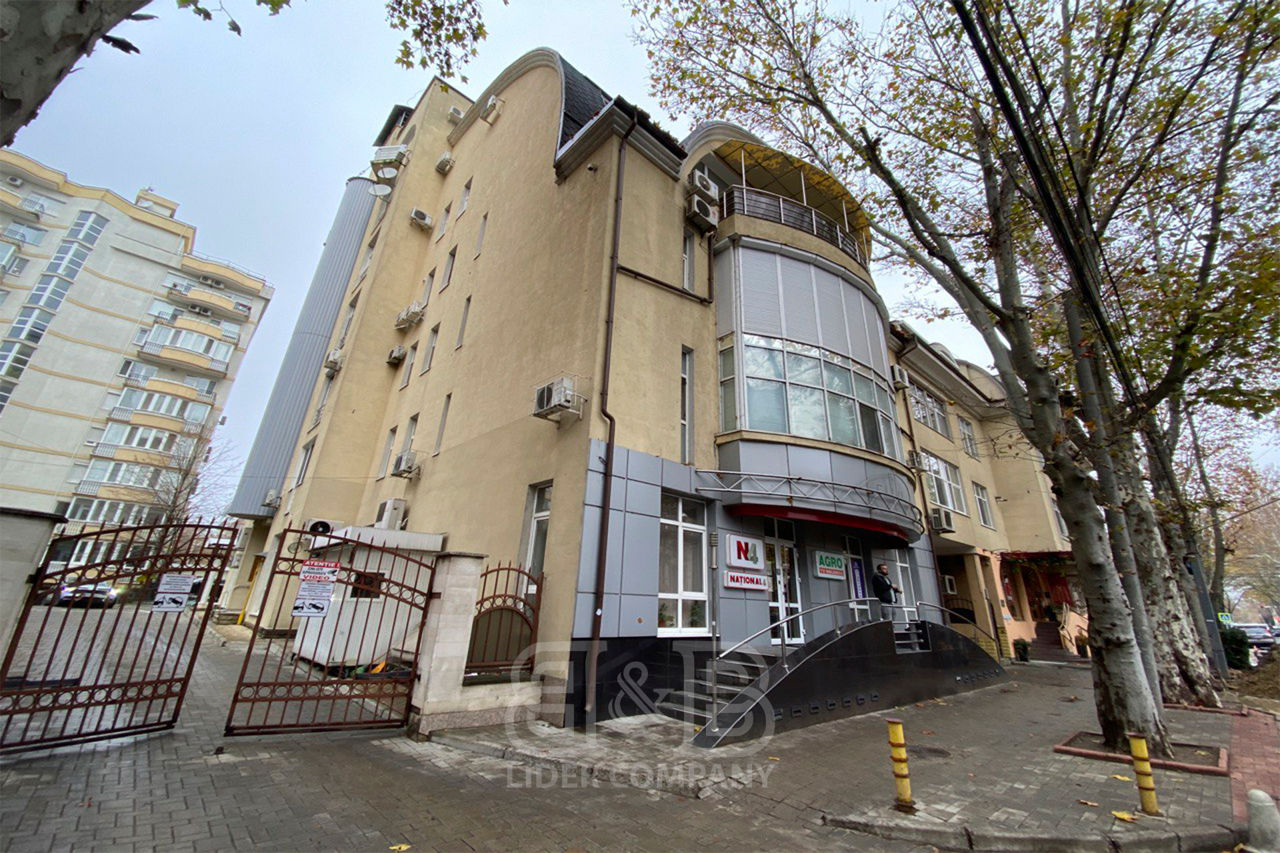 Apartament cu 4 camere, 180 m², Centru, Chișinău foto 12
