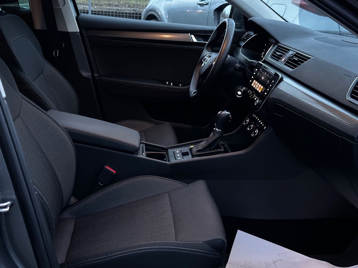 Skoda Superb foto 12