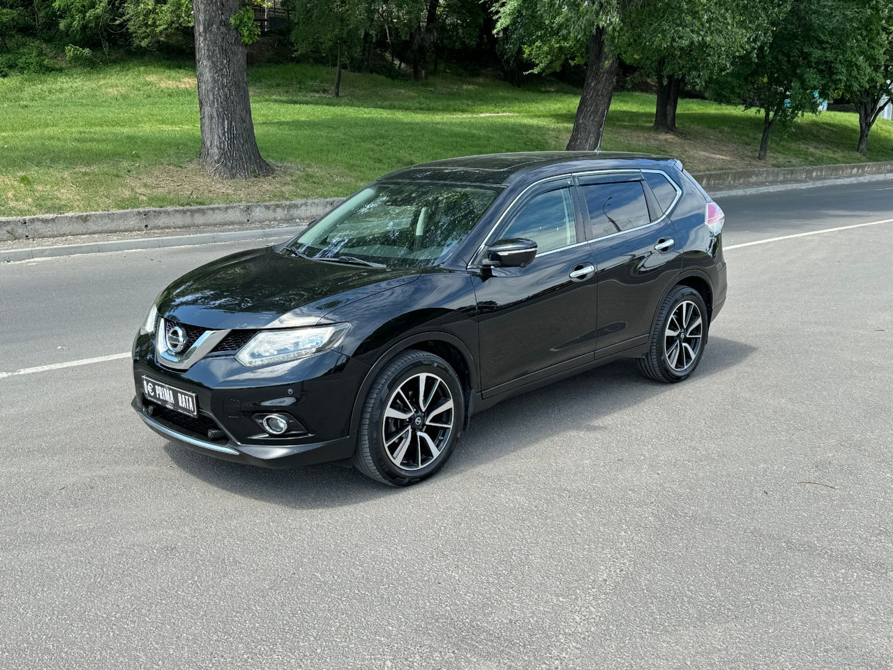 Nissan X-Trail foto 0