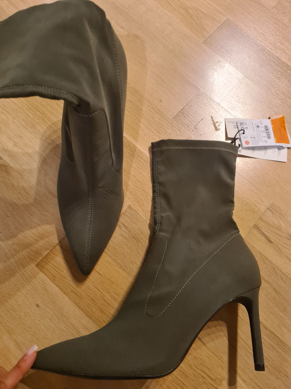 Ghete Converse, pantofi Reserved si altele foto 5