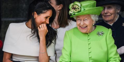 Королева Елизавета II разрешала Меган Маркл совмещать