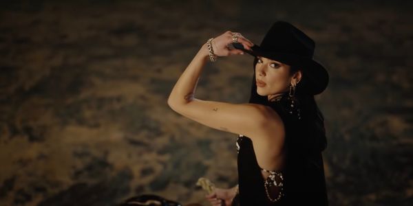 O nouă piesă de la Dua Lipa - Love Again (Video)