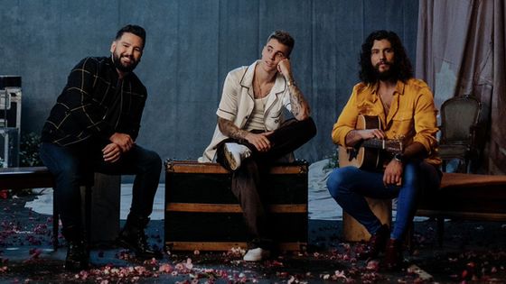 Justin Bieber a lansat un videoclip în care apare soția sa, 10,000 Hours