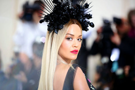 Rita Ora a lansat un nou videoclip "How To Be Lonely"
