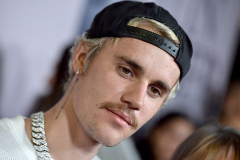 Justin Bieber a lansat o nouă piesă "Confirmation"