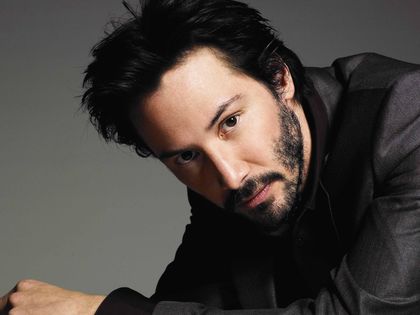 Keanu Reeves a renuntat la barba pentru cel mai recent rol
